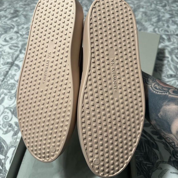 Brand New- Men Feor Of God Slip Ons - Picture 4 of 4